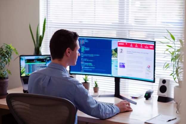 inhouse vs remote team hiring advantages and disadvantages