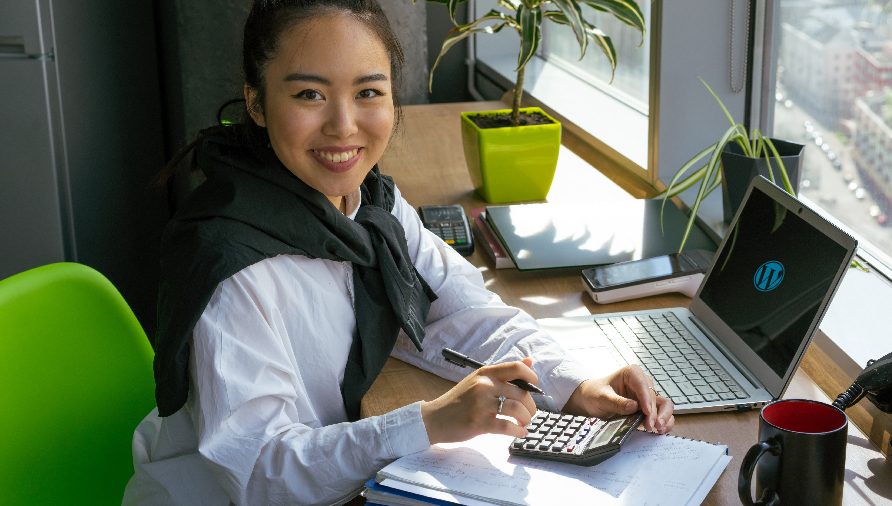 59,000+ Sitting Desk Pictures